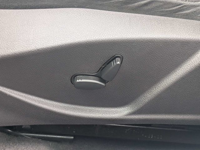 Used 2014 Ford Focus Titanium FWD image 20