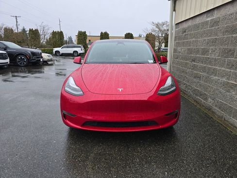 Used 2023 Tesla Model Y Long Range image 11