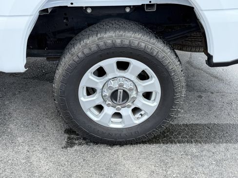 Used 2024 Ford F250 XLT AWD/4WD image 33