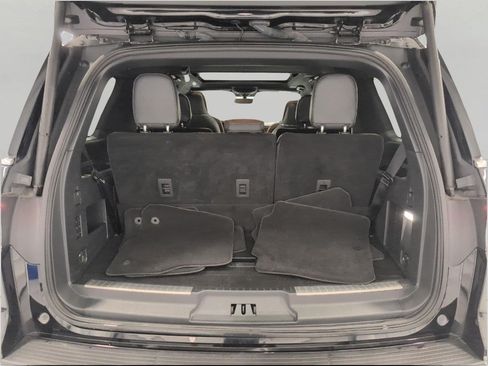 Used 2023 Lincoln Navigator Reserve AWD/4WD image 15