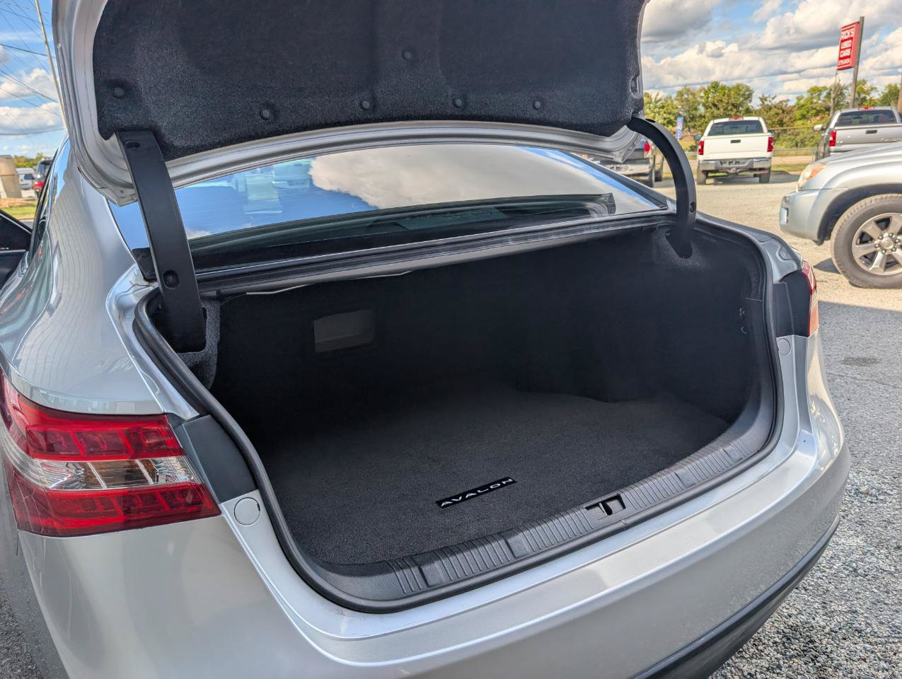Used 2014 Toyota Avalon XLE Premium FWD image 25