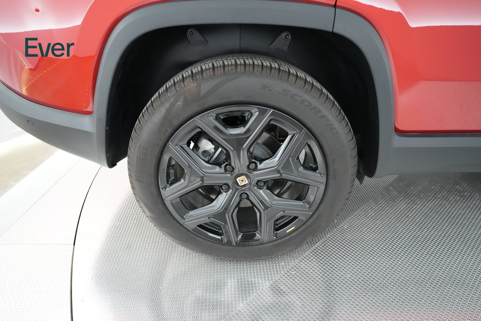 Used 2024 Rivian R1S Adventure Dual AWD/4WD image 9
