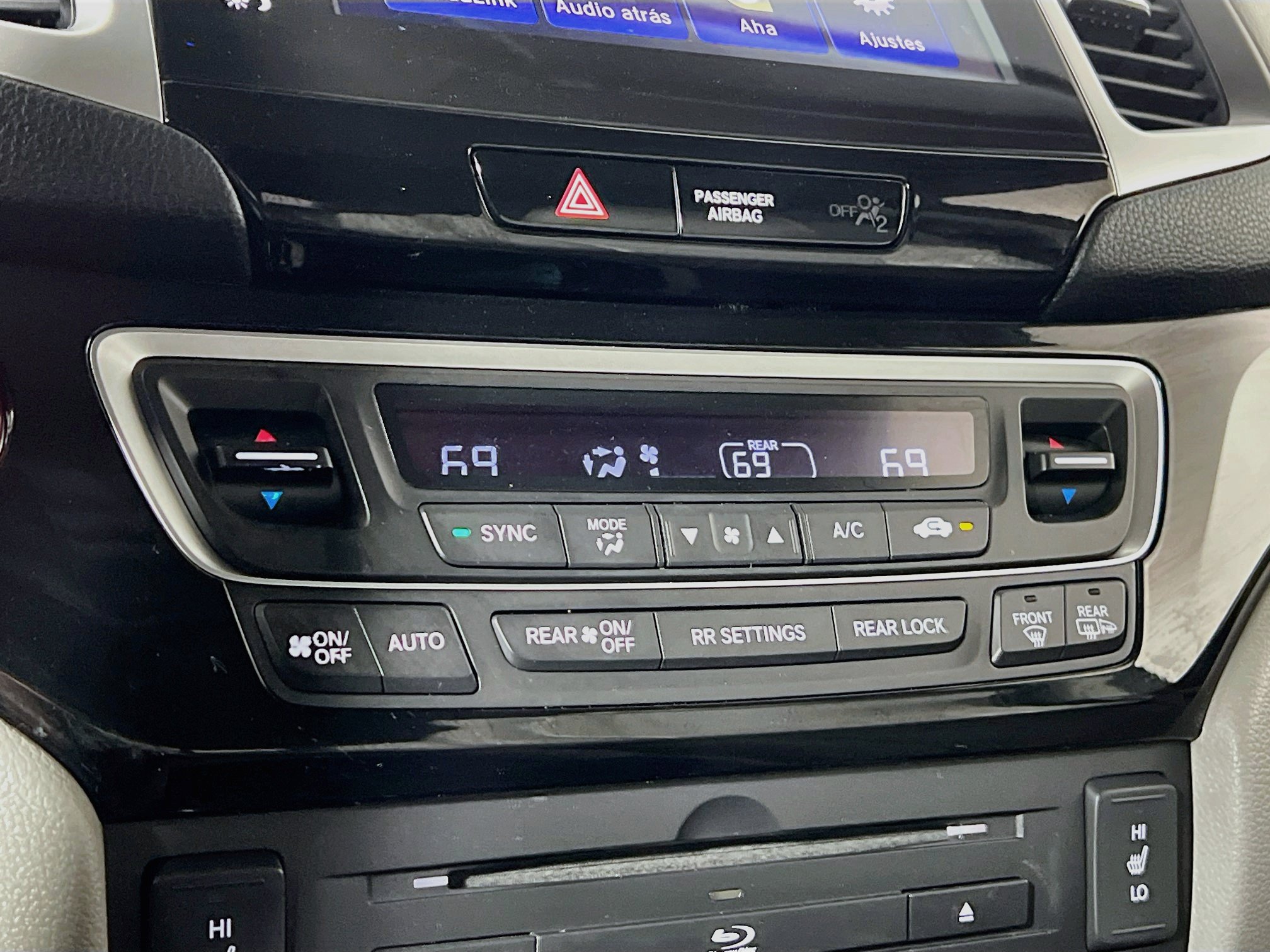 Used 2016 Honda Pilot Touring image 17