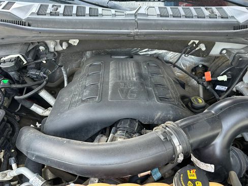 Used 2015 Ford F150 XLT AWD/4WD image 27