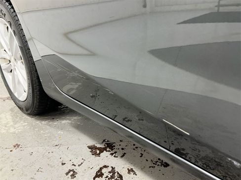 Used 2017 Chevrolet Malibu LT w/ Leather Package image 30