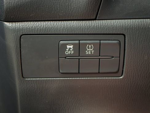 Used 2015 MAZDA MAZDA3 i SV FWD image 27