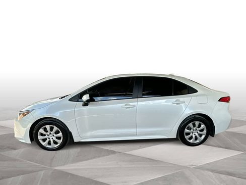 Used 2025 Toyota Corolla LE FWD image 5