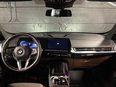 Used 2023 BMW X1 xDrive28i w/ Premium Package image 2