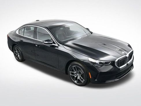 New 2026 BMW 530i xDrive w/ Premium Package AWD/4WD image 18