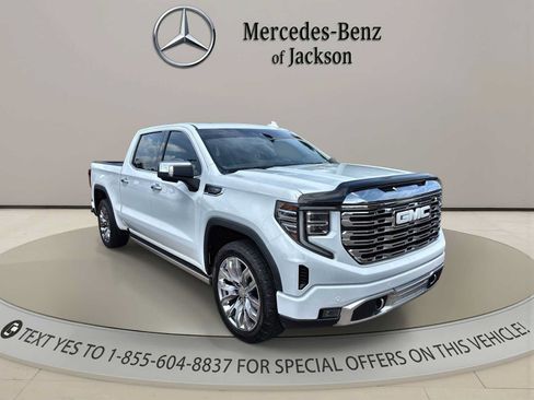 Used 2022 GMC Sierra 1500 Denali w/ Denali Reserve Package AWD/4WD image 7