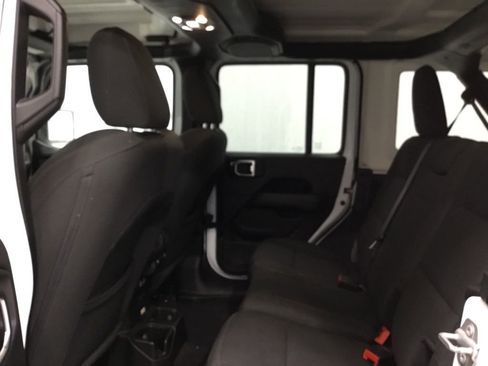 Used 2023 Jeep Wrangler Sahara image 12