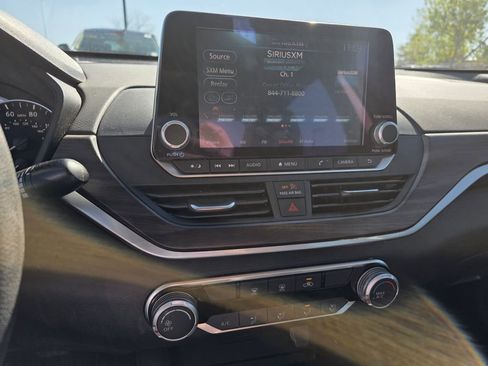 Used 2023 Nissan Altima 2.5 SV image 14