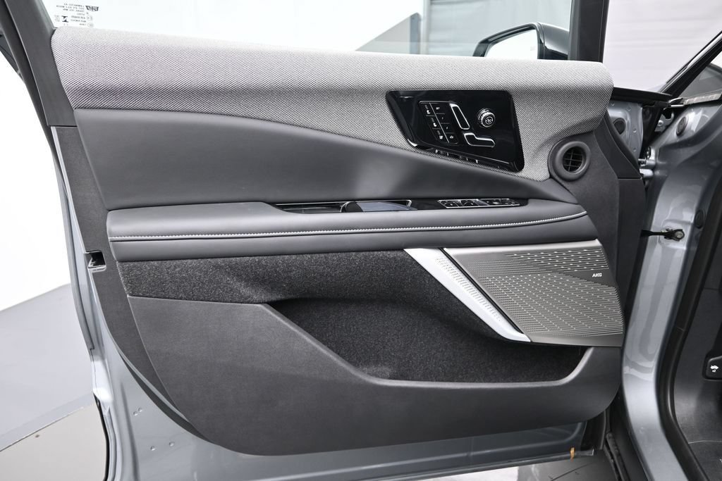 New 2027 Cadillac Optiq Premium Sport w/ LPO, Floor Liner Package AWD/4WD image 9