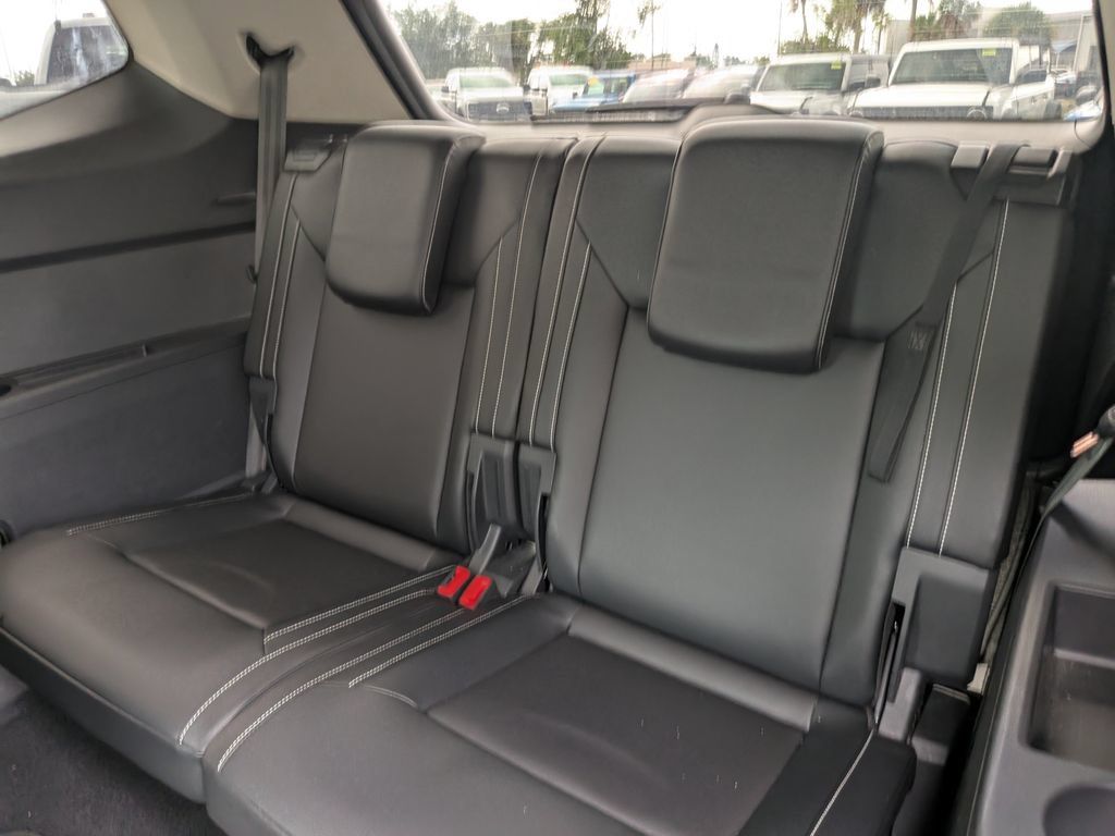 Used 2021 Volkswagen Atlas SE w/ Towing Package FWD image 18