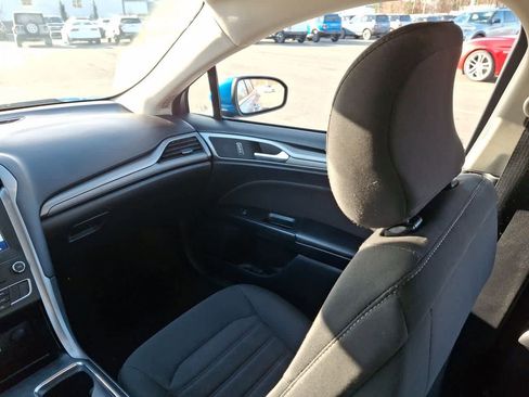 Used 2019 Ford Fusion SE image 11