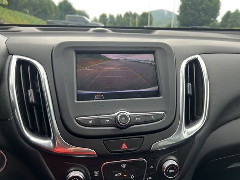 Used 2020 Chevrolet Equinox LT AWD/4WD image 16