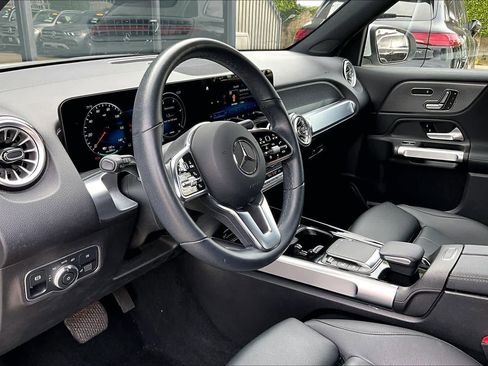 Used 2023 Mercedes-Benz EQB 300 4MATIC w/ Exclusive Package image 17