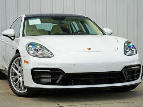 Used 2021 Porsche Panamera 4S image 4