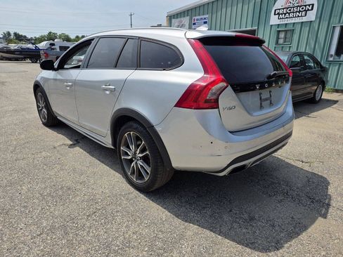 Used 2015 Volvo V60 T5 Cross Country w/ Climate Package AWD/4WD image 14