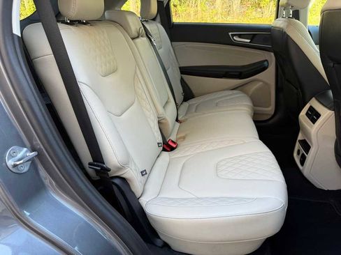 Used 2024 Ford Edge Titanium image 8