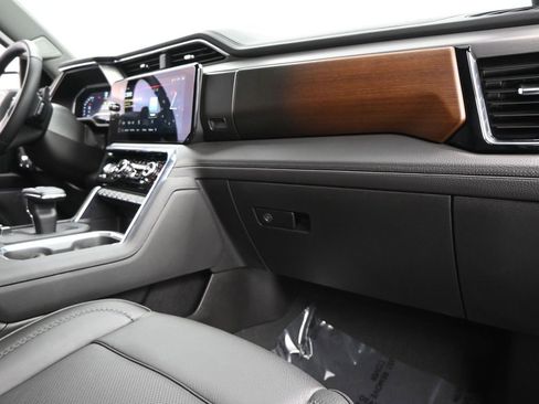 Used 2025 GMC Sierra 1500 Denali image 11