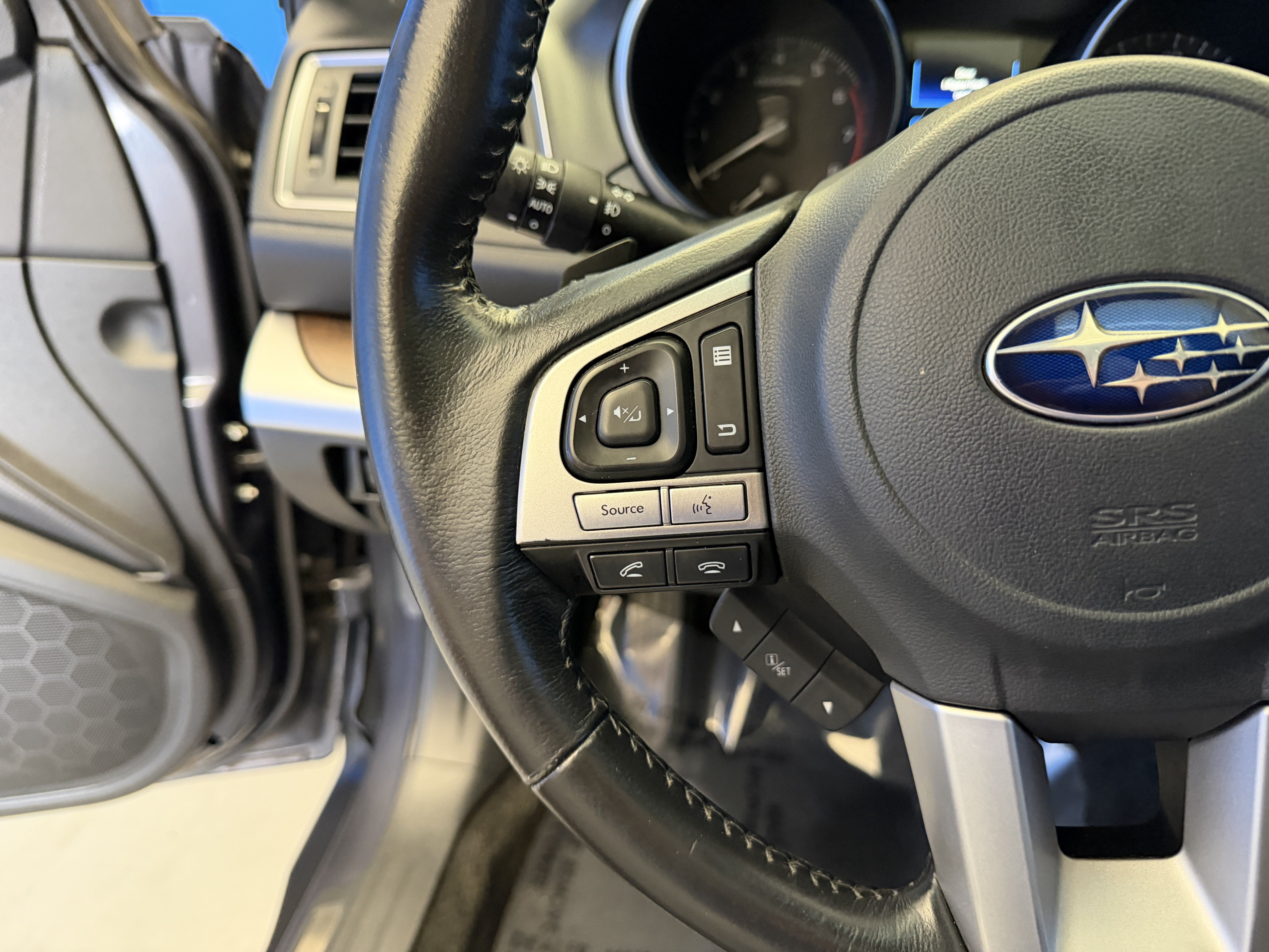 Used 2015 Subaru Outback 2.5i Limited AWD/4WD image 16