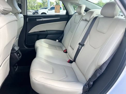 Used 2016 Ford Fusion Titanium FWD image 18