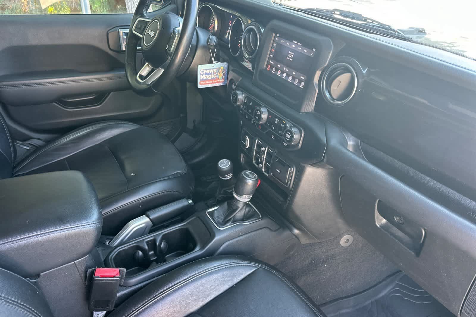 Used 2021 Jeep Wrangler Unlimited Sahara AWD/4WD image 18