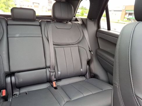 Used 2024 Land Rover Range Rover Sport SE AWD/4WD image 14