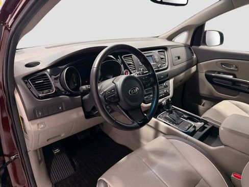 Used 2015 Kia Sedona EX image 9