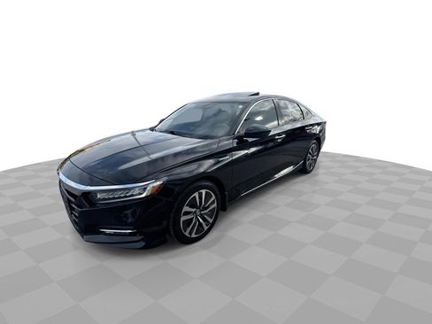 Used 2019 Honda Accord Touring image 4
