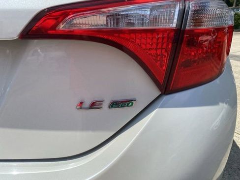 Used 2015 Toyota Corolla LE image 7