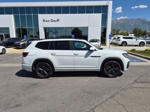 Used 2021 Volkswagen Atlas SE w/ Panoramic Sunroof Package AWD/4WD image 2