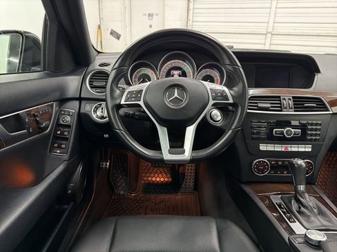 Used 2013 Mercedes-Benz C 250 Sedan image 21