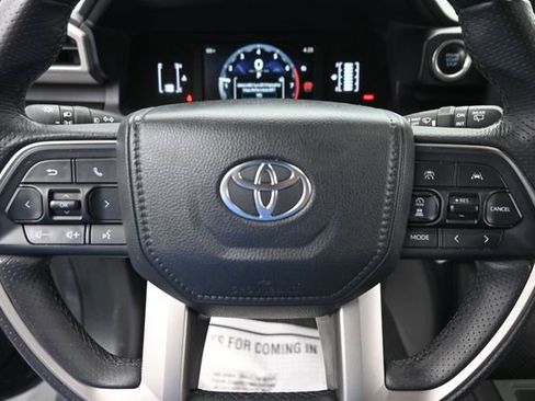 Used 2025 Toyota 4Runner SR5 AWD/4WD image 15