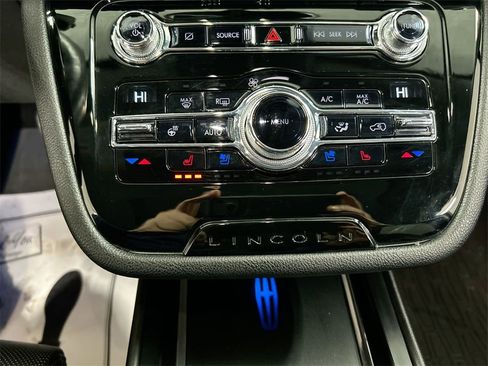 Used 2020 Lincoln Corsair Reserve w/ Equipment Group 202A image 17