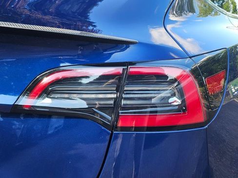 Used 2018 Tesla Model 3 Long Range RWD image 18