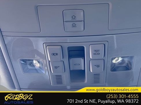 Used 2017 Volkswagen Golf SE image 32