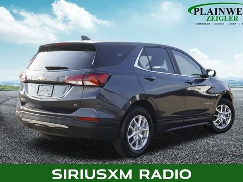 Used 2023 Chevrolet Equinox LT image 3