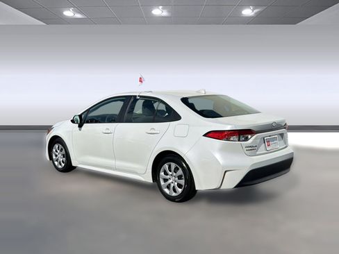 Used 2024 Toyota Corolla LE FWD image 3