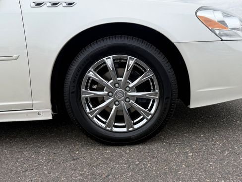 Used 2011 Buick Lucerne CXL image 9