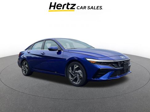 Used 2025 Hyundai Elantra SEL image 1