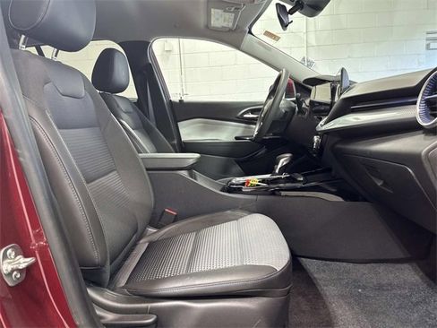 Used 2024 Chevrolet Trax LT image 20
