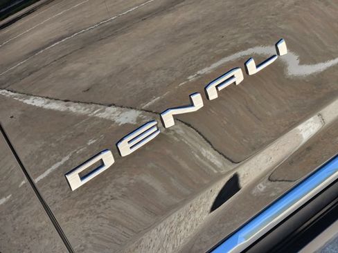 Used 2023 GMC Yukon Denali AWD/4WD image 12