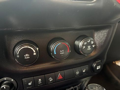 Used 2015 Jeep Wrangler Unlimited Sahara w/ Dual Top Group image 23