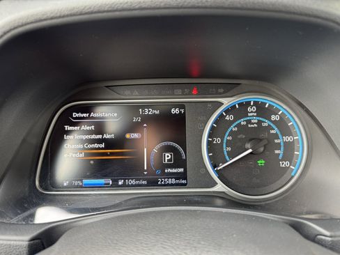 Used 2021 Nissan Leaf SV w/ SV Technology Package image 23