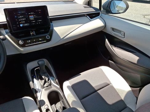 Used 2025 Toyota Corolla LE FWD image 12