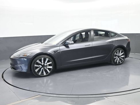 Used 2025 Tesla Model 3 Long Range RWD image 2