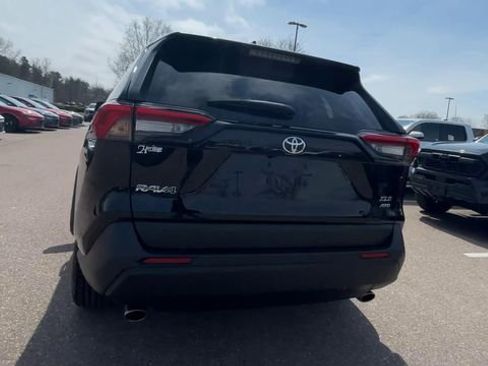Used 2025 Toyota RAV4 XLE image 3