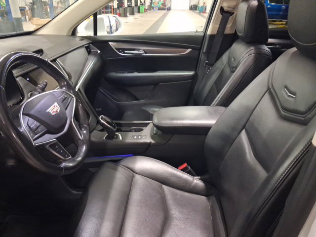 Used 2018 Cadillac XT5 Luxury w/ Driver Awareness Package AWD/4WD image 9